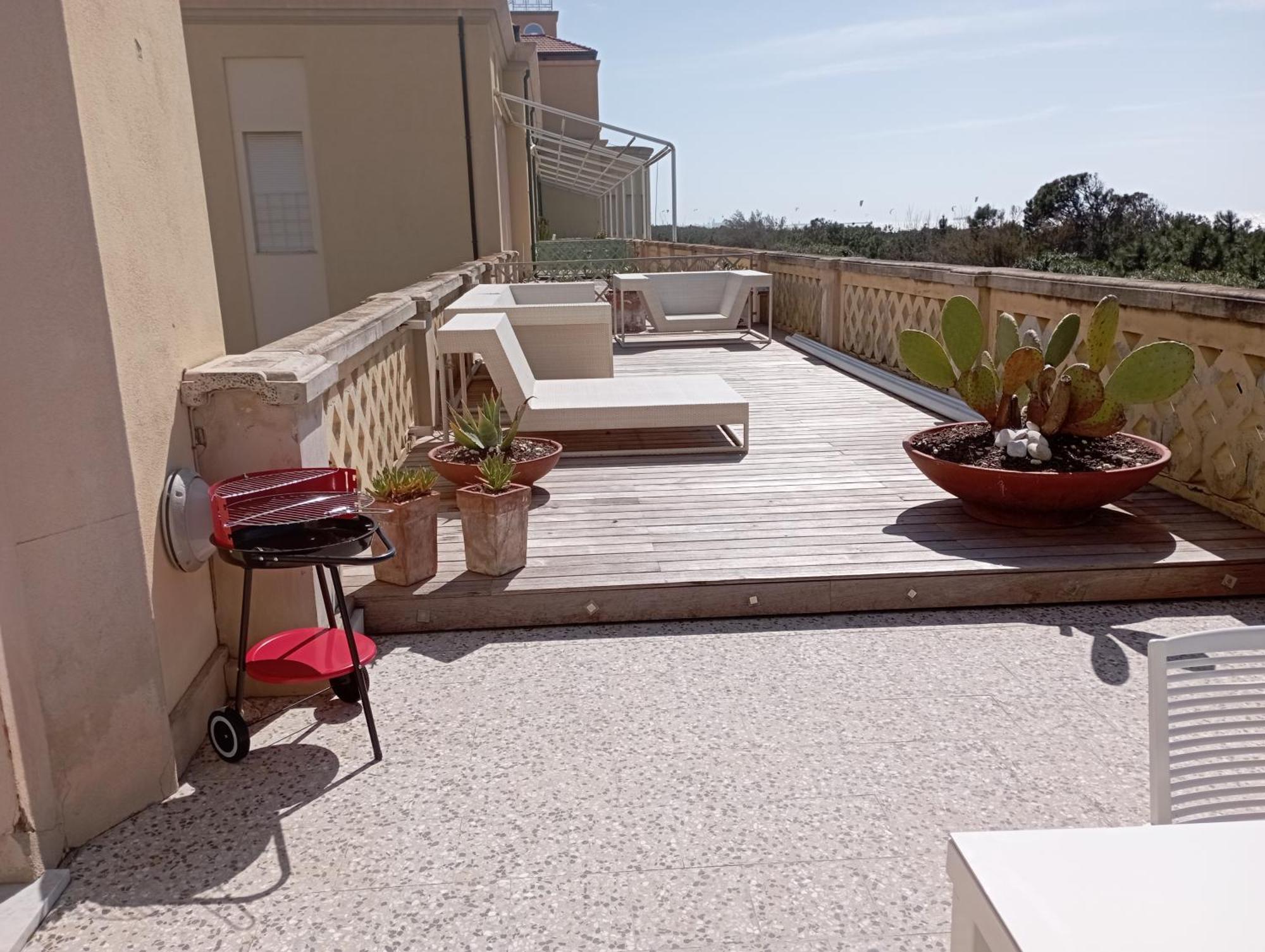 Amazing Sea View Flat Villa Tirrenia Exteriör bild